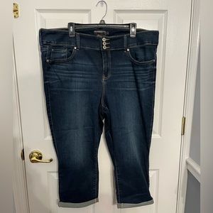 Torrid Cropped Jeans - Gently Used